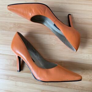 CF BY FALCHI CARLOS FALCHI ORANGE LEATHER PUMPS POINTED TOE HEELS SIZE 7.5